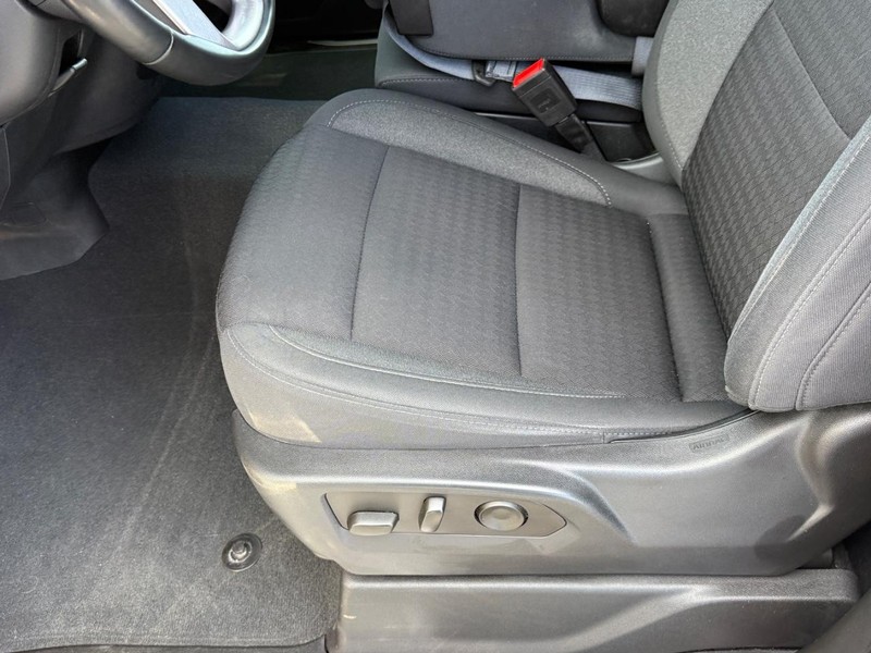 GMC Sierra 1500 Vehicle Full-screen Gallery Image 16