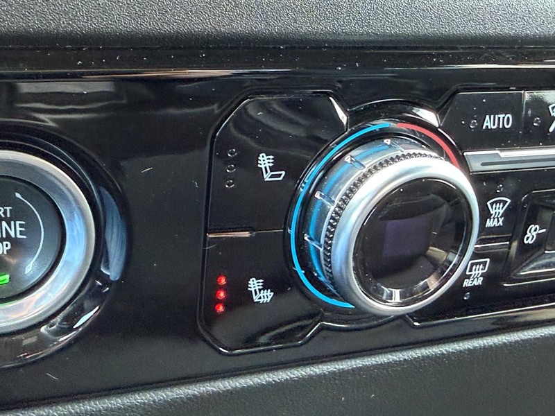 GMC Sierra 1500 Vehicle Full-screen Gallery Image 23