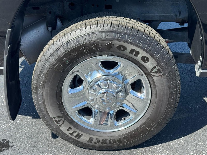 Ram 2500 Vehicle Full-screen Gallery Image 10