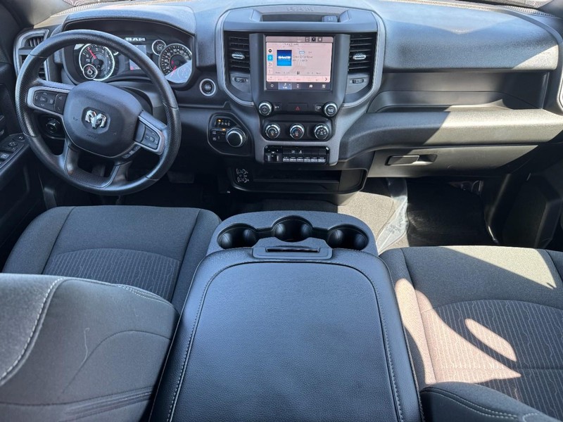 Ram 2500 Vehicle Full-screen Gallery Image 12