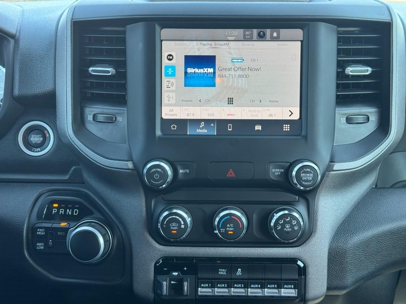 Ram 2500 Vehicle Full-screen Gallery Image 14