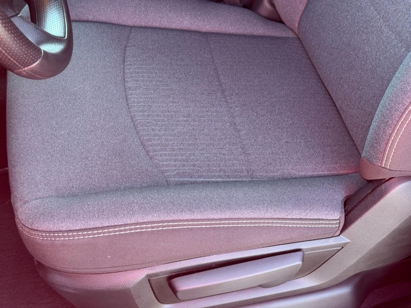 Ram 2500 Vehicle Full-screen Gallery Image 16