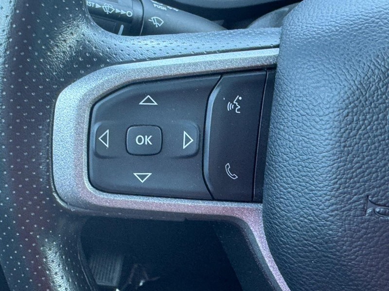 Ram 2500 Vehicle Full-screen Gallery Image 17