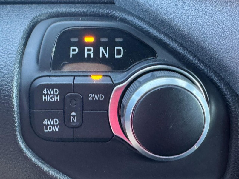 Ram 2500 Vehicle Full-screen Gallery Image 22