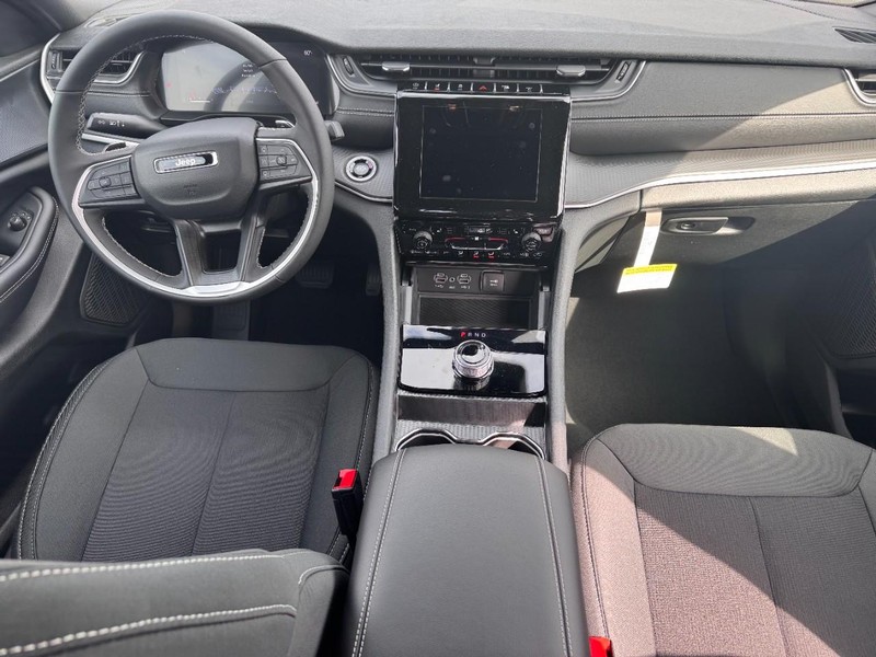 Jeep Grand Cherokee Vehicle Full-screen Gallery Image 7
