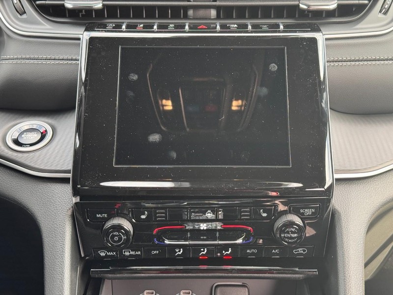 Jeep Grand Cherokee Vehicle Full-screen Gallery Image 9