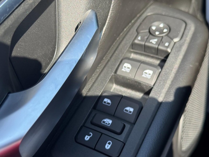 Ram 1500 Vehicle Full-screen Gallery Image 10