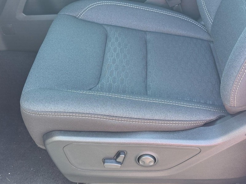 Ram 1500 Vehicle Full-screen Gallery Image 11