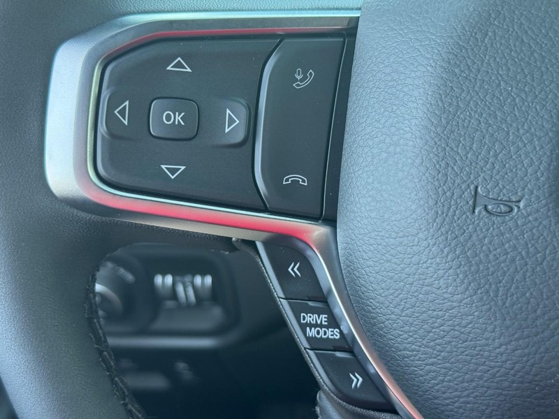 Ram 1500 Vehicle Full-screen Gallery Image 12