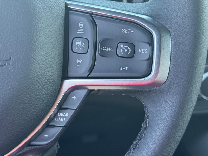 Ram 1500 Vehicle Full-screen Gallery Image 13