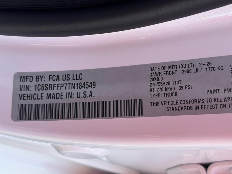 Ram 1500 Vehicle Full-screen Gallery Image 16