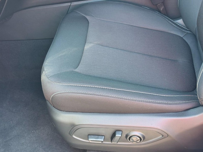 Jeep Grand Cherokee Vehicle Full-screen Gallery Image 10