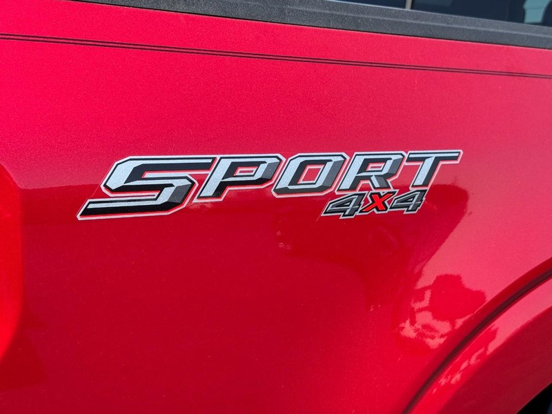 Ford F-150 Vehicle Full-screen Gallery Image 04