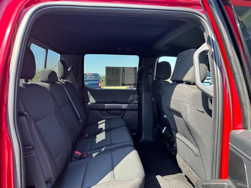 Ford F-150 Vehicle Full-screen Gallery Image 10