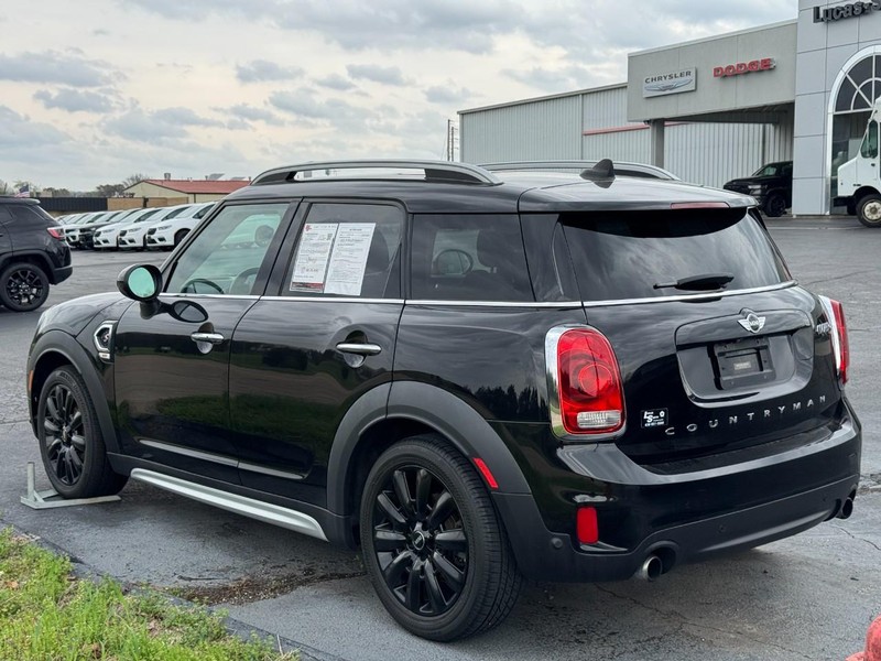 MINI Countryman Vehicle Full-screen Gallery Image 7