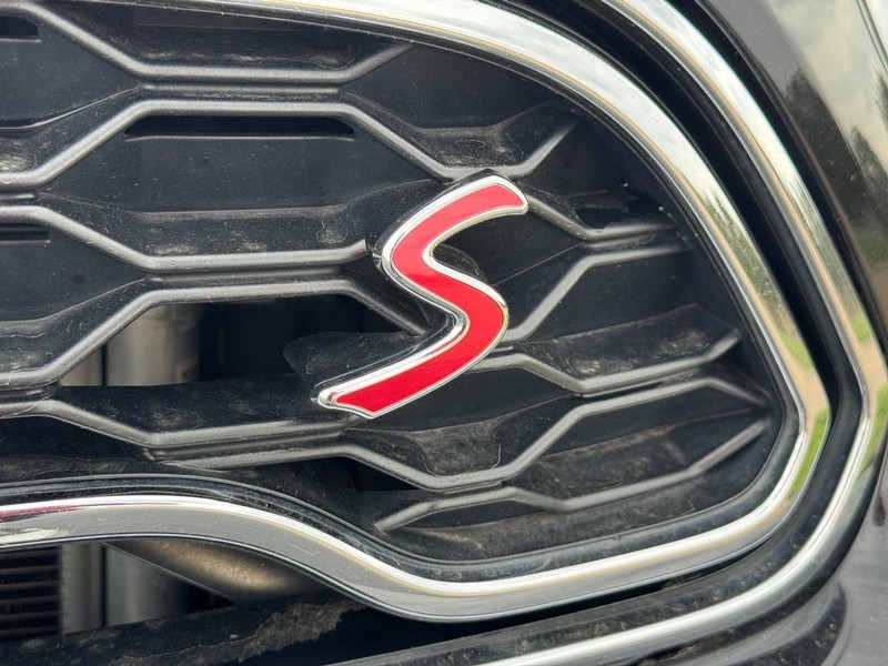 MINI Countryman Vehicle Full-screen Gallery Image 10