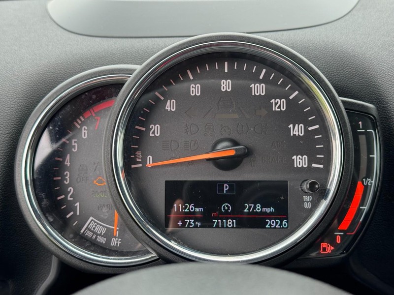 MINI Countryman Vehicle Full-screen Gallery Image 20