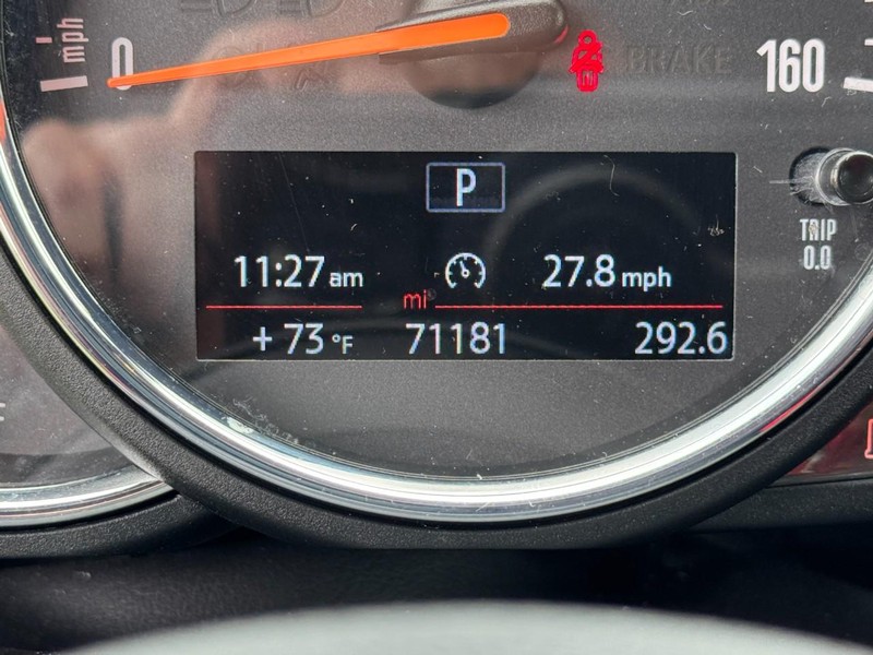 MINI Countryman Vehicle Full-screen Gallery Image 21