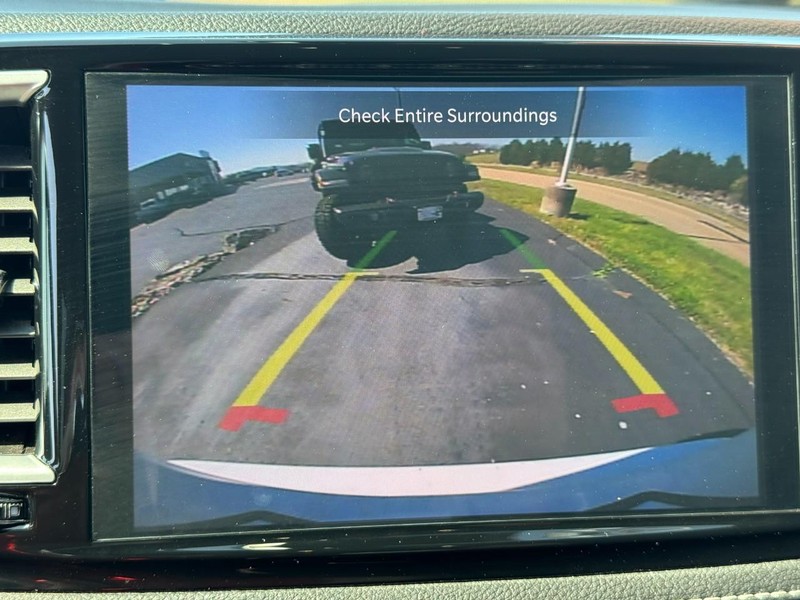 Chrysler Pacifica Vehicle Full-screen Gallery Image 23