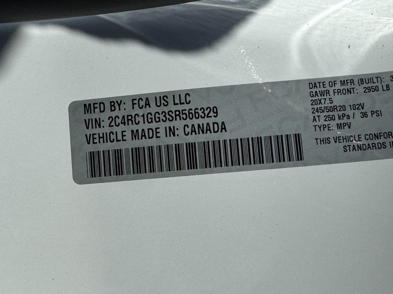 Chrysler Pacifica Vehicle Full-screen Gallery Image 25