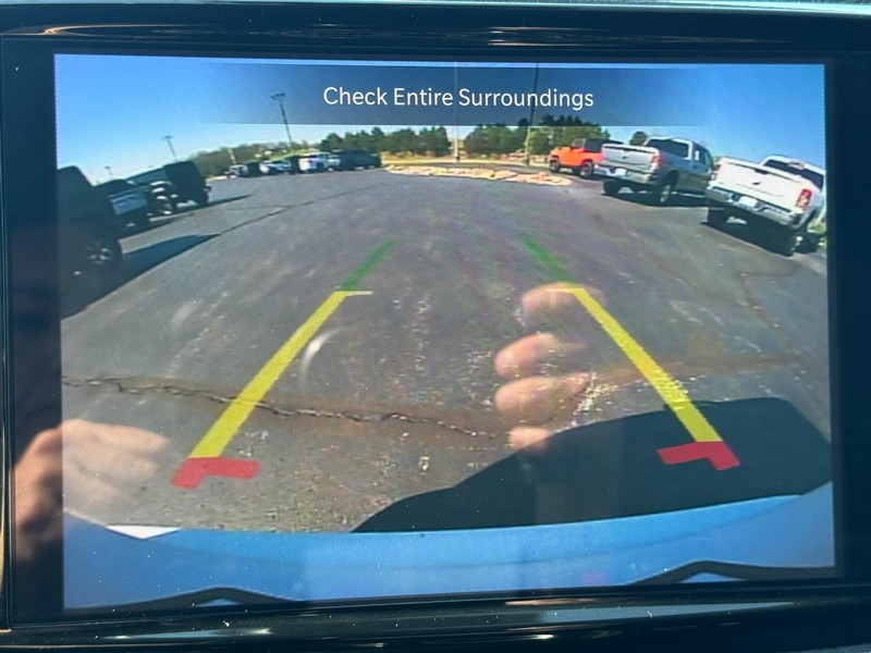 Chrysler Pacifica Vehicle Full-screen Gallery Image 26