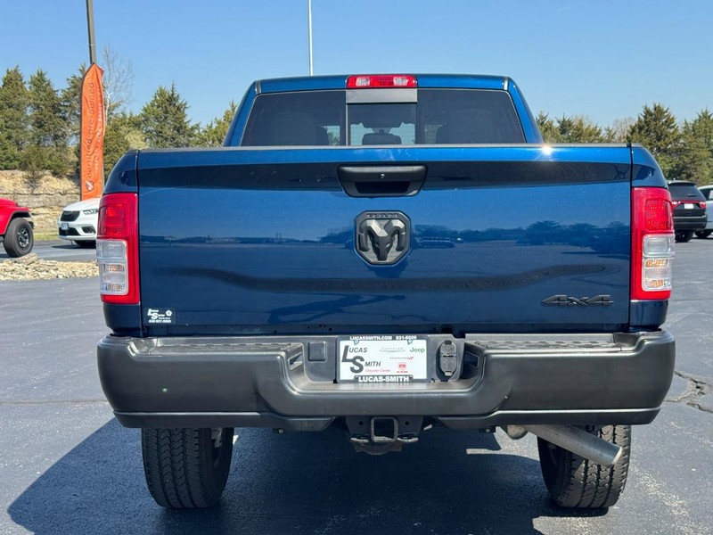 Ram 2500 Vehicle Full-screen Gallery Image 5