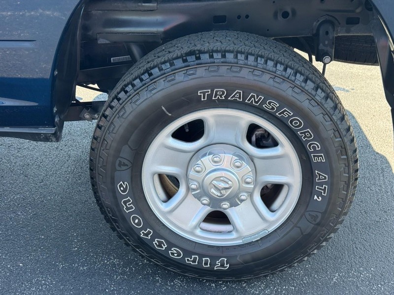 Ram 2500 Vehicle Full-screen Gallery Image 7