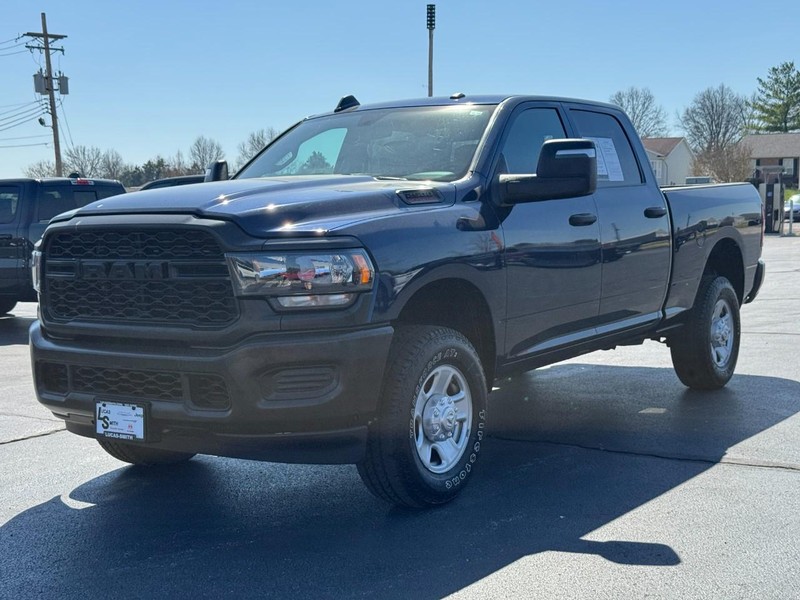 Ram 2500 Vehicle Full-screen Gallery Image 8