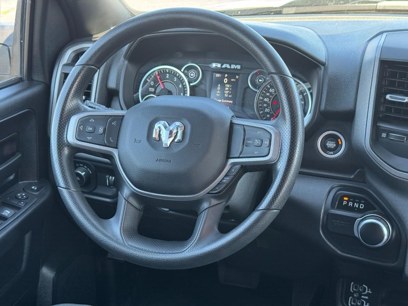 Ram 2500 Vehicle Full-screen Gallery Image 13