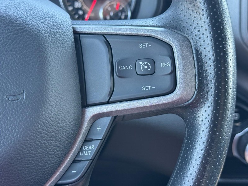 Ram 2500 Vehicle Full-screen Gallery Image 18
