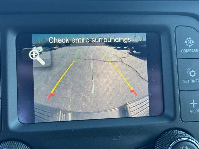 Ram 2500 Vehicle Full-screen Gallery Image 21