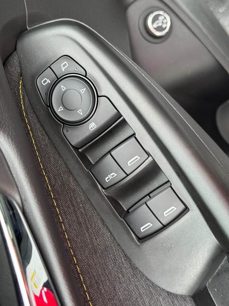 Chevrolet TrailBlazer Vehicle Full-screen Gallery Image 15