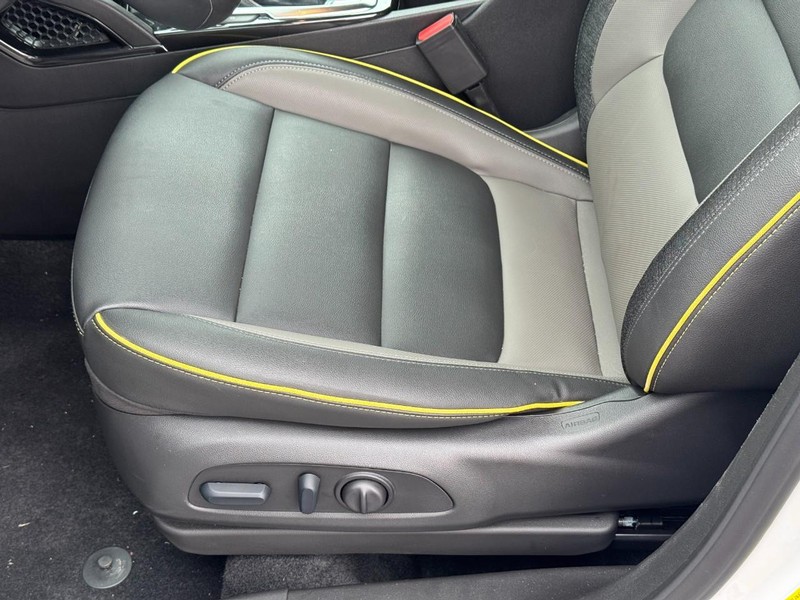 Chevrolet TrailBlazer Vehicle Full-screen Gallery Image 16