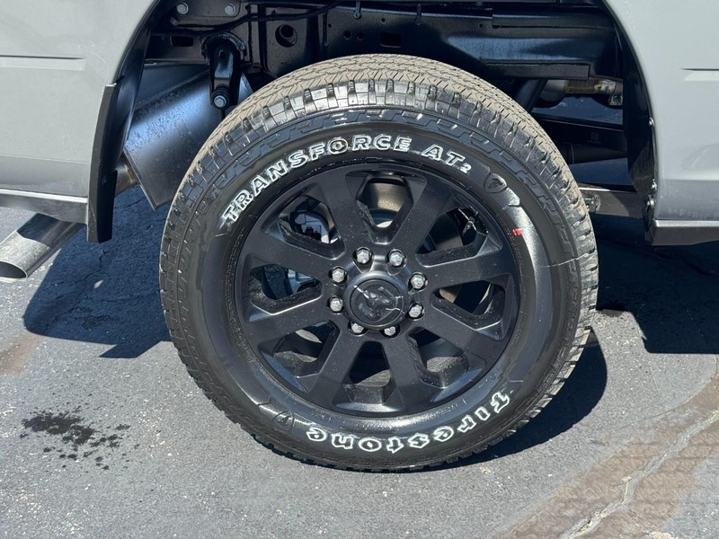 Ram 2500 Vehicle Full-screen Gallery Image 4