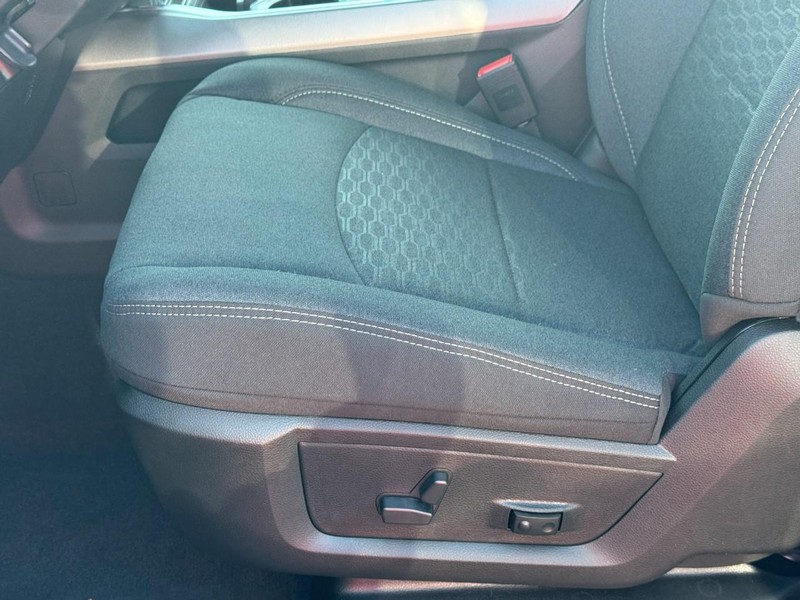 Ram 2500 Vehicle Full-screen Gallery Image 11