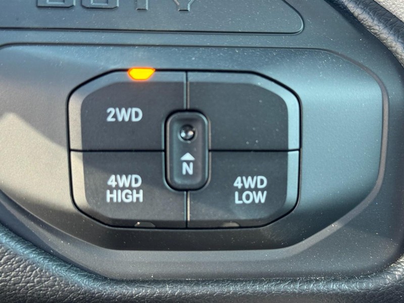 Ram 2500 Vehicle Full-screen Gallery Image 15