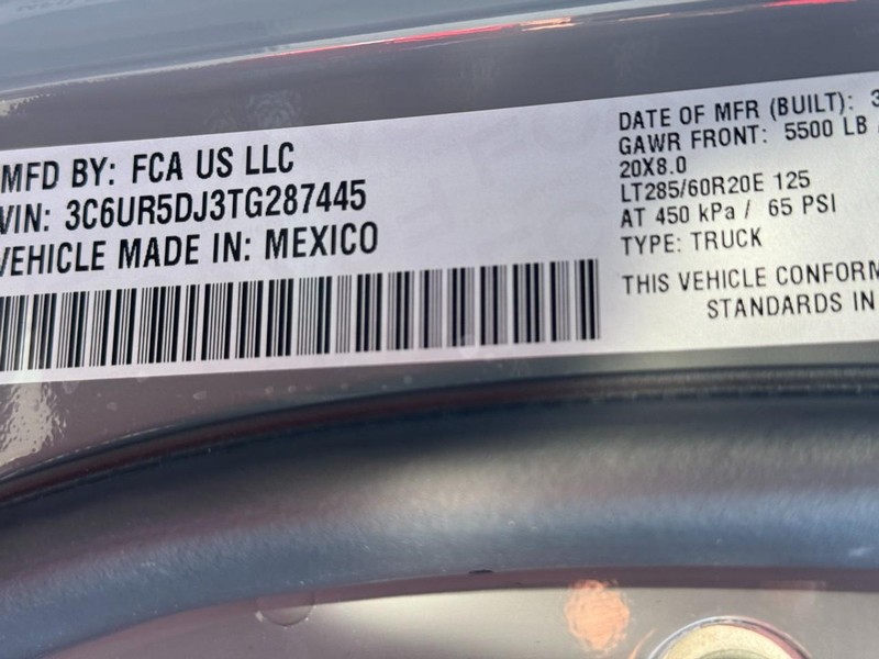 Ram 2500 Vehicle Full-screen Gallery Image 16