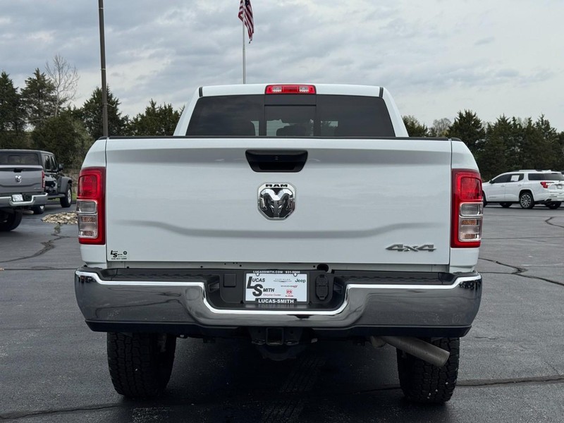 Ram 2500 Vehicle Full-screen Gallery Image 5
