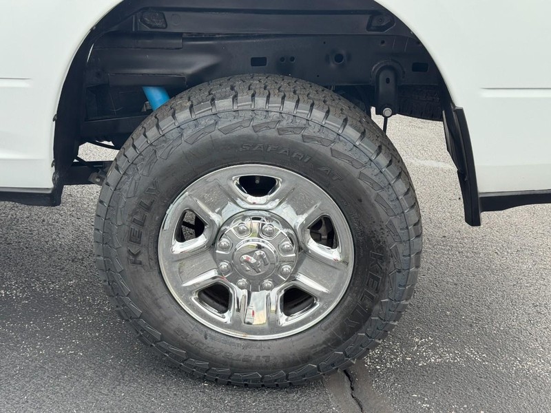 Ram 2500 Vehicle Full-screen Gallery Image 7