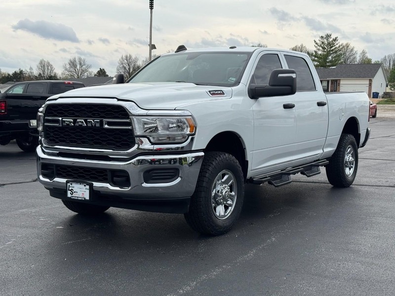 Ram 2500 Vehicle Full-screen Gallery Image 8