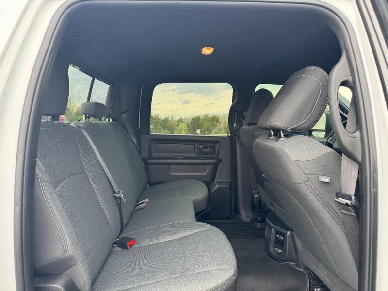 Ram 2500 Vehicle Full-screen Gallery Image 11