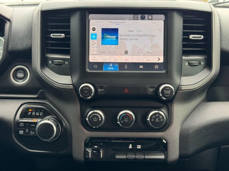 Ram 2500 Vehicle Full-screen Gallery Image 14