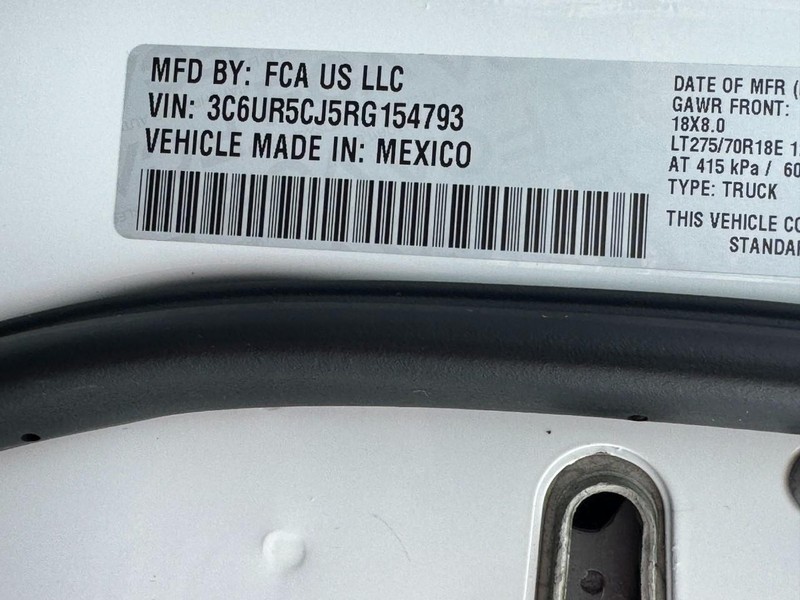 Ram 2500 Vehicle Full-screen Gallery Image 22