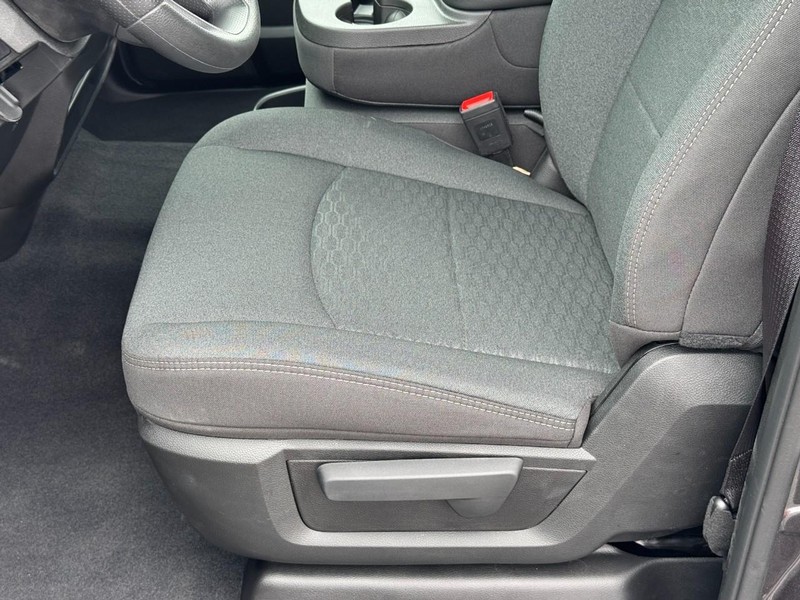 Ram 2500 Vehicle Full-screen Gallery Image 10