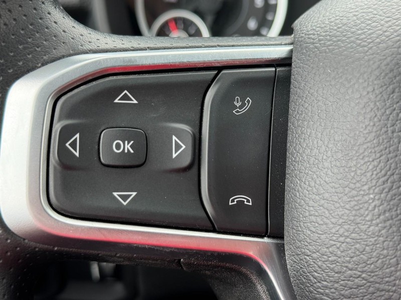 Ram 2500 Vehicle Full-screen Gallery Image 11