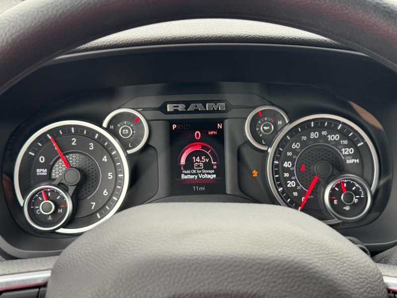 Ram 2500 Vehicle Full-screen Gallery Image 13