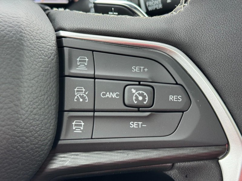 Jeep Grand Cherokee Vehicle Full-screen Gallery Image 12