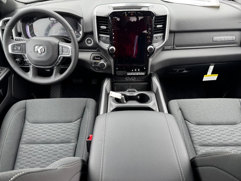 Ram 1500 Vehicle Full-screen Gallery Image 7