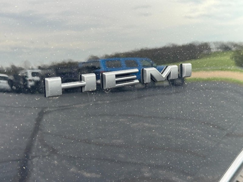 Dodge Durango Vehicle Full-screen Gallery Image 5