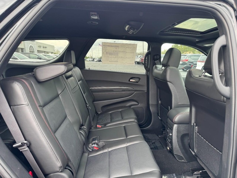 Dodge Durango Vehicle Full-screen Gallery Image 8